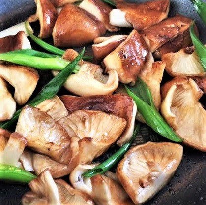 Dried Shiitake Mushrooms (1Kg) - Simple Delights. UAE Specialty Store Dubai